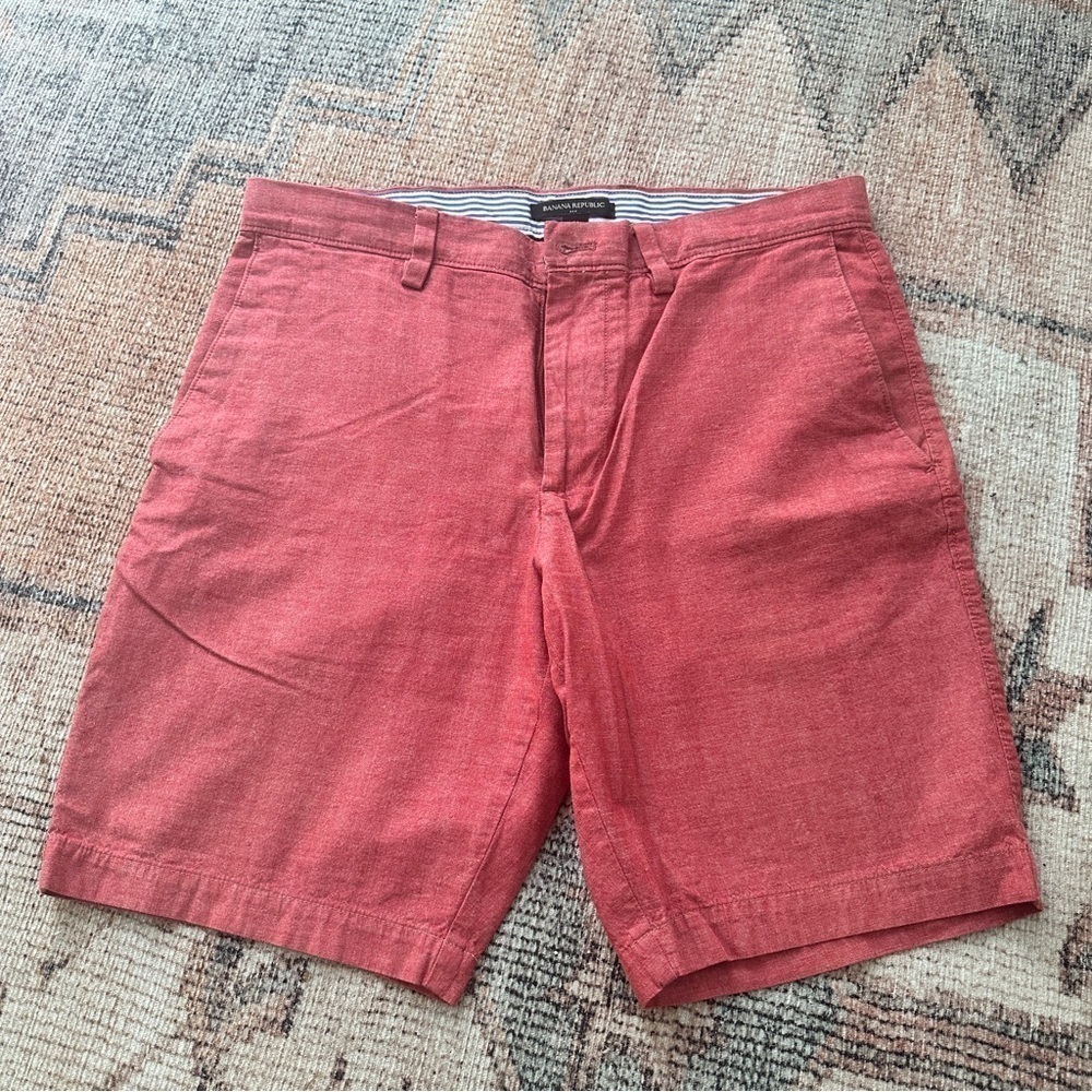 Mens Banana Republic Red Chambray Shorts sz 31